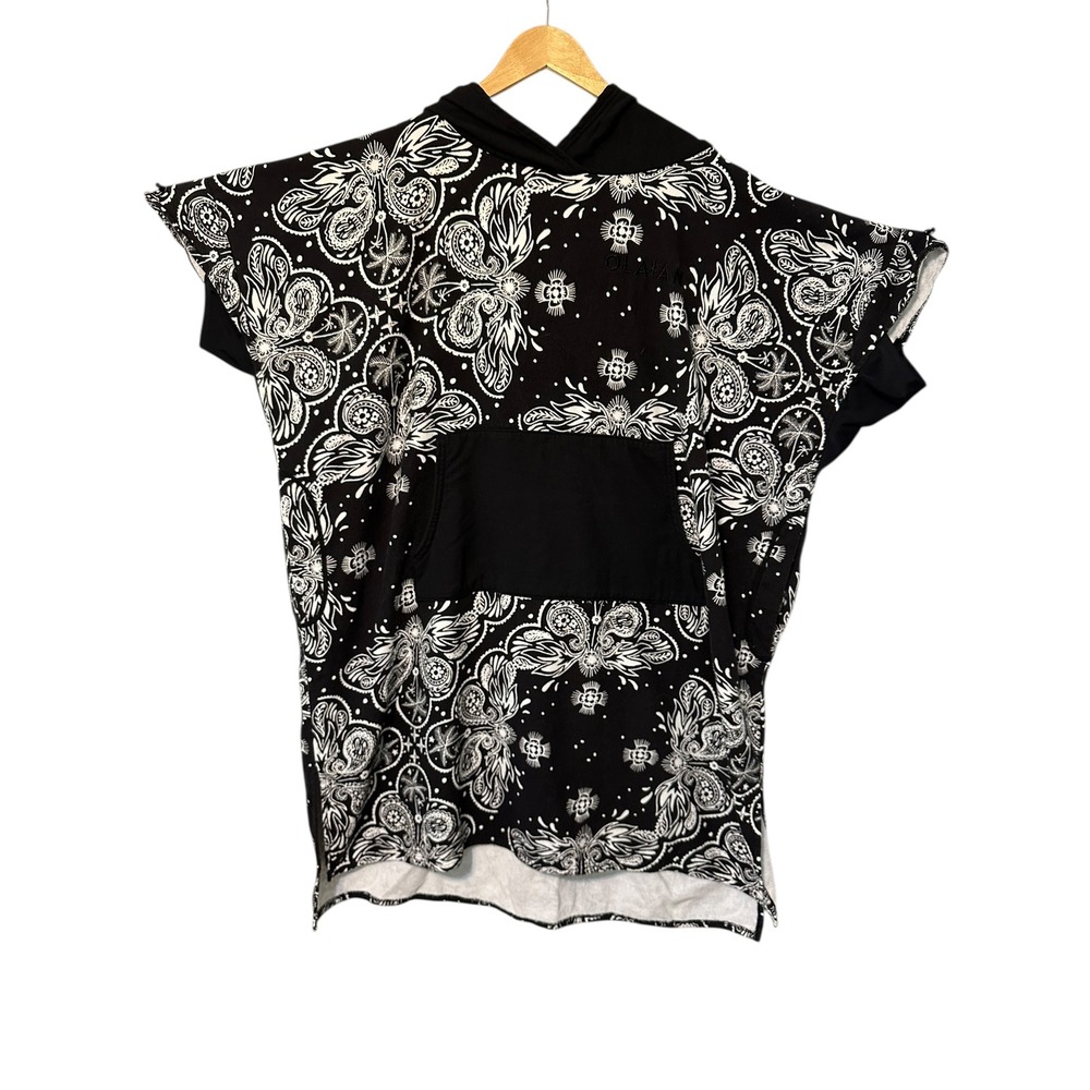 Decathlon Print Bandana Hooded Poncho Cover Up Black White Surfing Poncho SZ L
